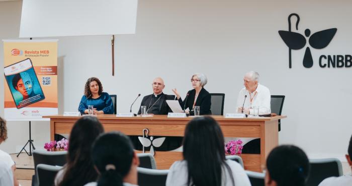 CNBB lança revista Movimento de Educação de Base (MEB), em pauta IA na Educação Popular