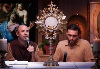 Mano Walter e Frei Gilson se unem em emocionante Rosário da Madrugada